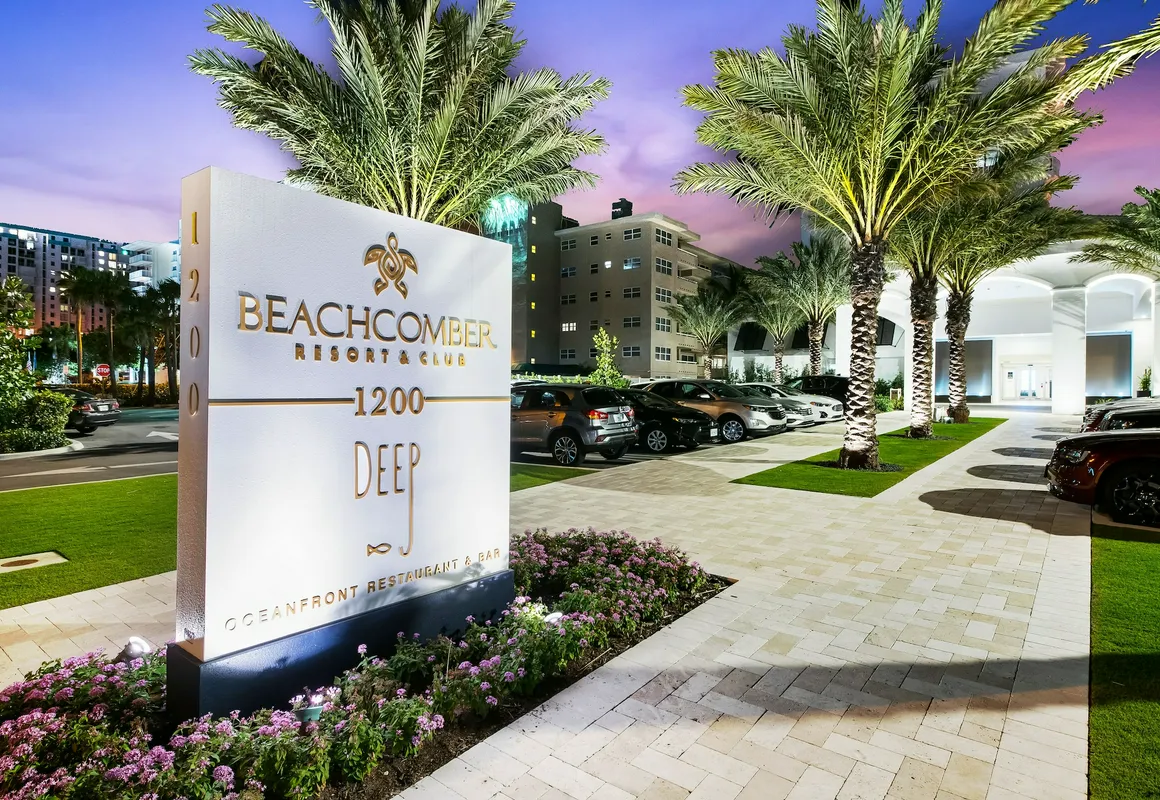 Beachcomber Resort & Club hotel hero