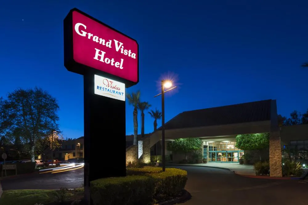 Grand Vista Hotel hotel hero
