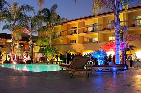 Atrium Hotel at Orange County Airport hotel detail image 4