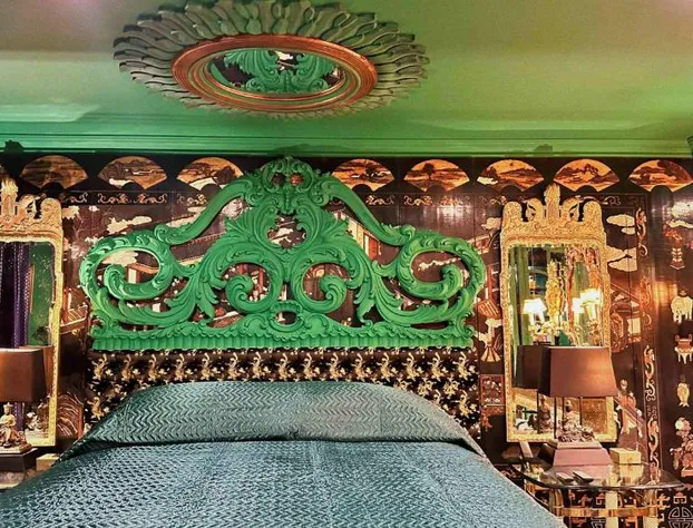 Petit Ermitage hotel detail image 3