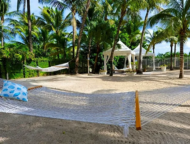 South Seas Hotel hotel detail image 1