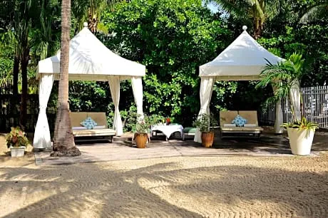 South Seas Hotel hotel detail image 3