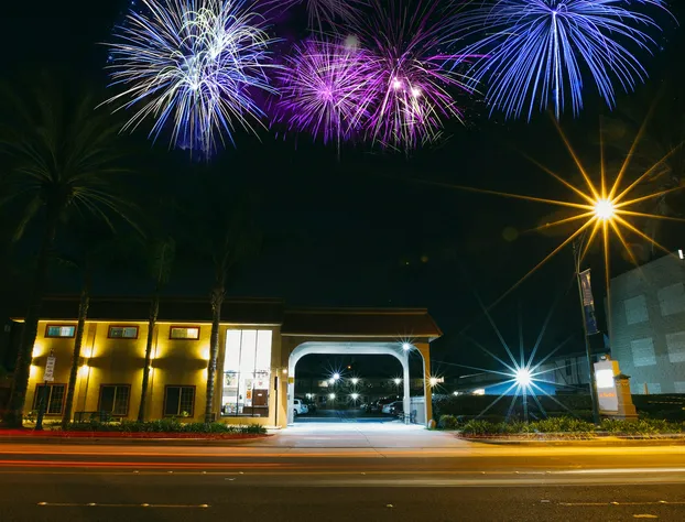 Anaheim Discovery Inn & Suites hotel detail image 3