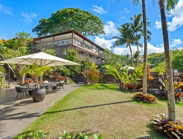 Paradise Bay Resort hotel detail image 2