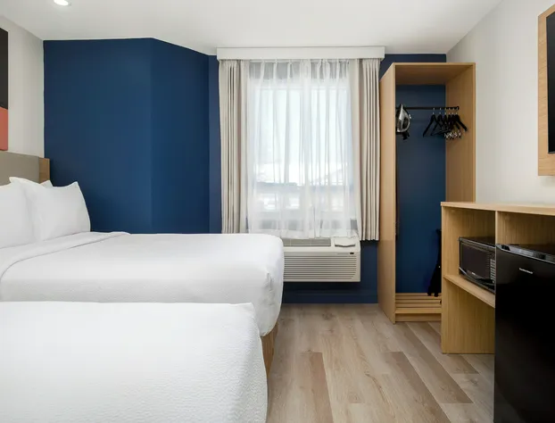 Spark by Hilton Toronto Airport hotel detail image 1