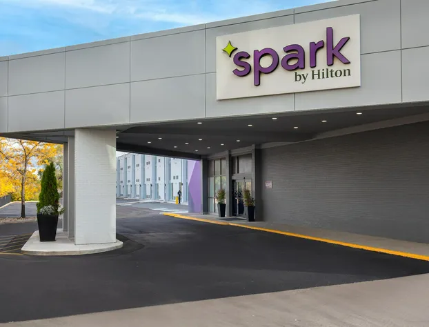Spark by Hilton Toronto Airport hotel detail image 1