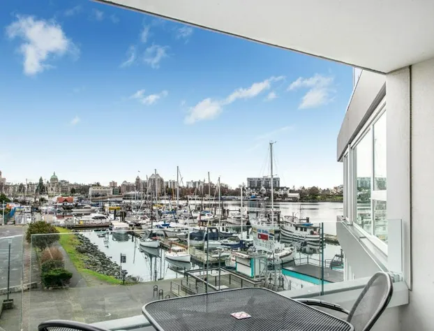 Victoria Regent Waterfront Hotel & Suites hotel detail image 4