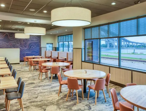 DoubleTree by Hilton Hotel Port Huron hotel detail image 4