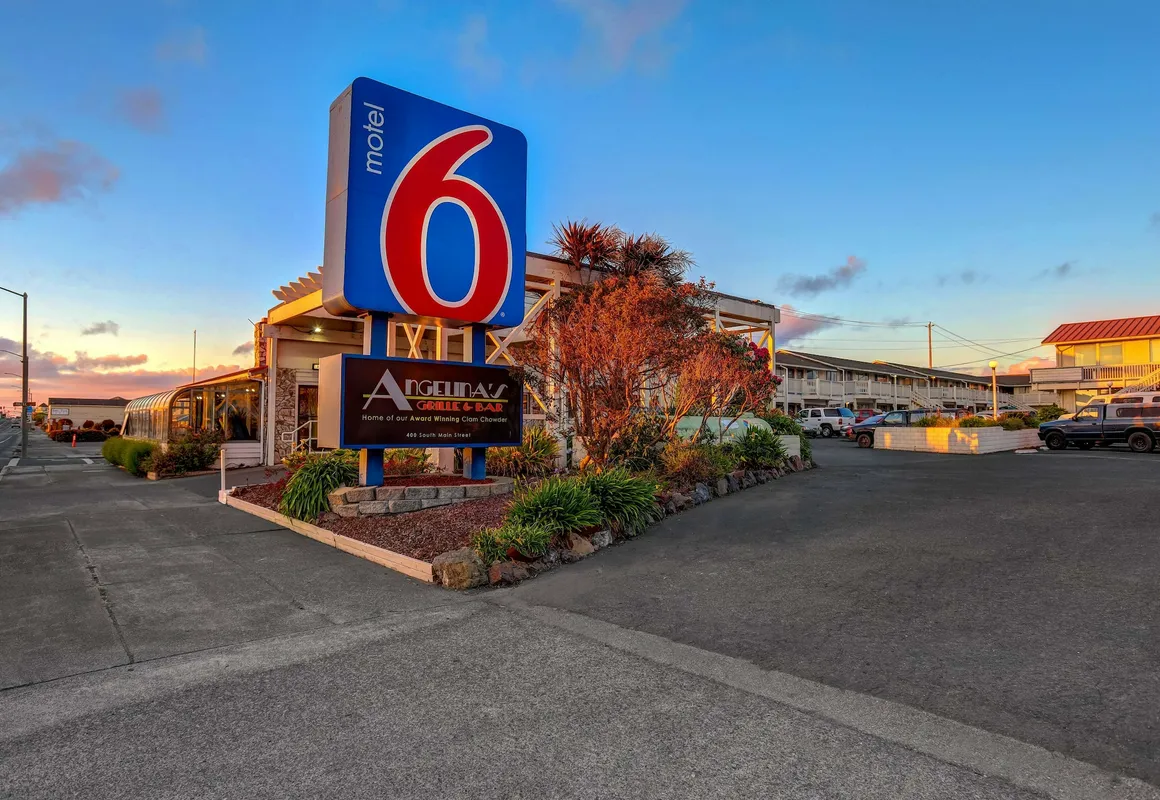 Motel 6 Fort Bragg, CA hotel hero