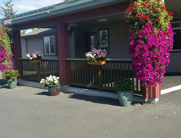 Rodeway Inn Enumclaw Mount Rainier-Crystal Mountain Area hotel detail image 1