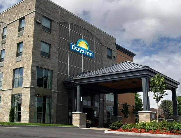 Days Inn by Wyndham Levis hotel detail image 1