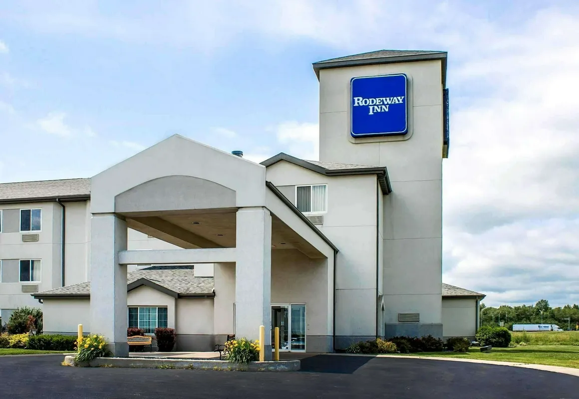 Rodeway Inn Abbotsford hotel hero