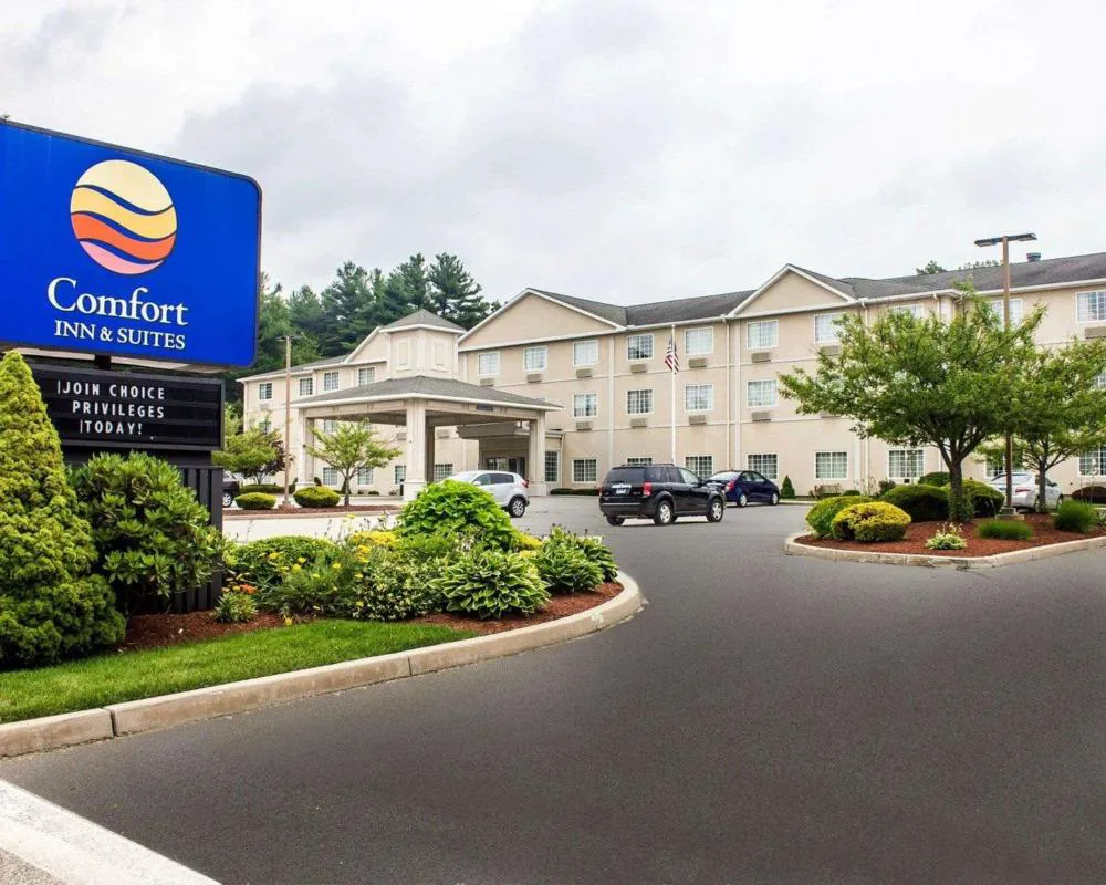 Comfort Inn & Suites Dayville - Killingly Industrial Park hotel hero