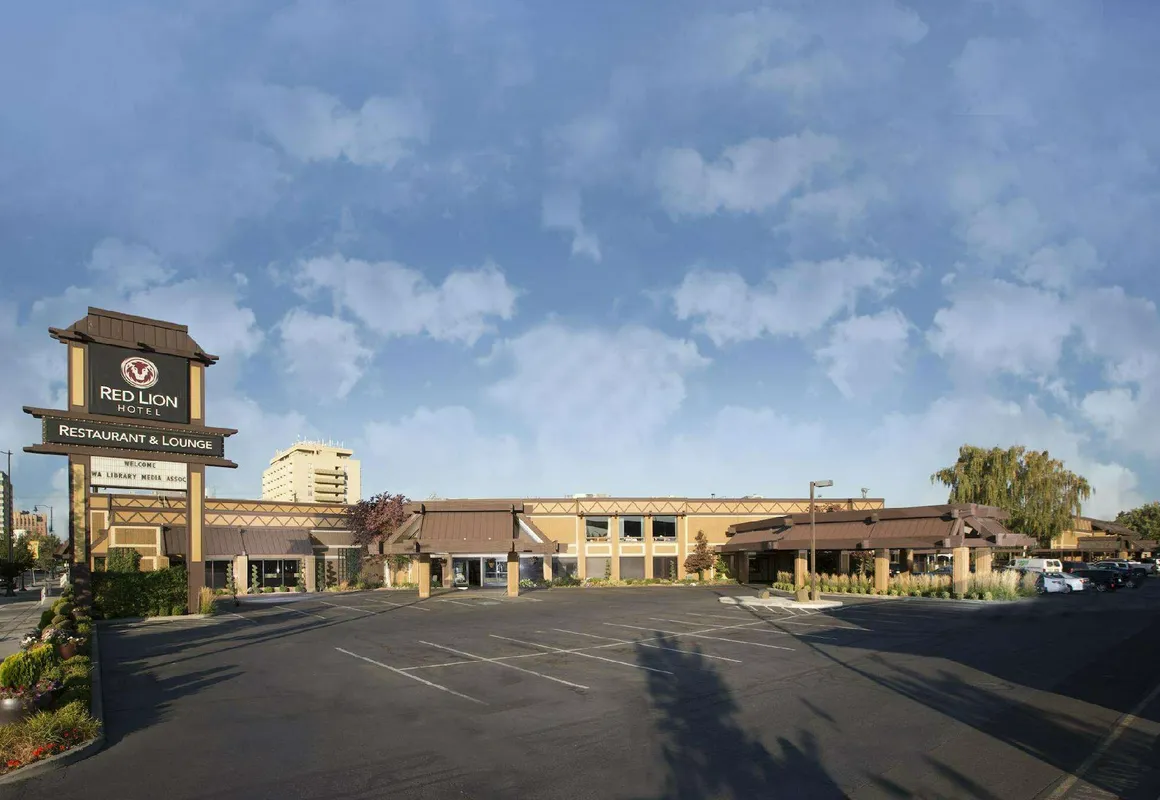 Red Lion Hotel Yakima Center hotel hero