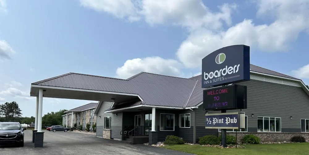 Boarders Inn & Suites by Cobblestone Hotels - Munising hotel hero