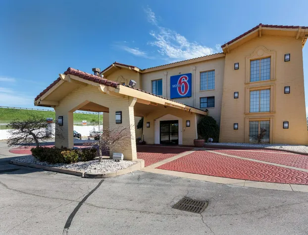 Motel 6 Knoxville, TN hotel detail image 4