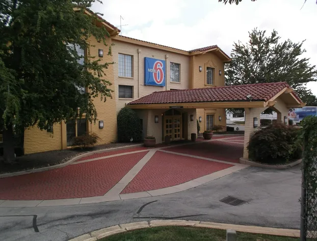 Motel 6 Knoxville, TN hotel detail image 1