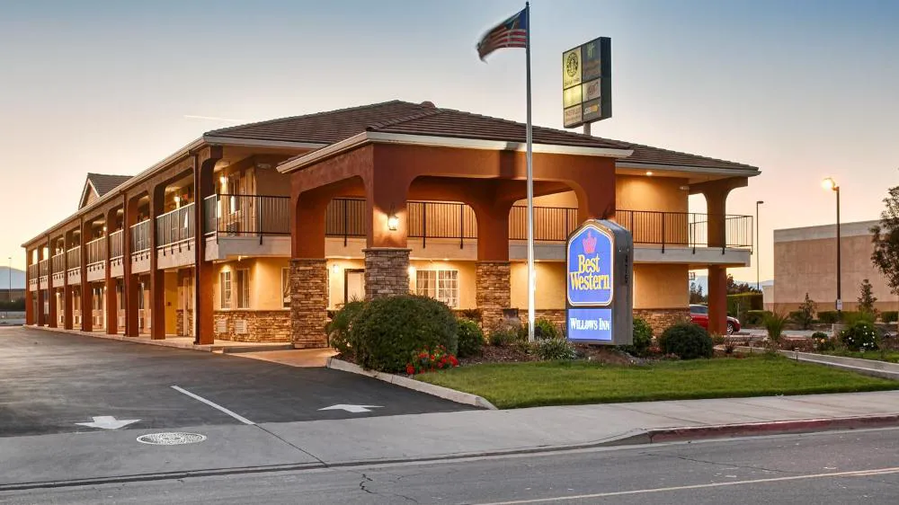 Best Western Willows Inn hotel hero