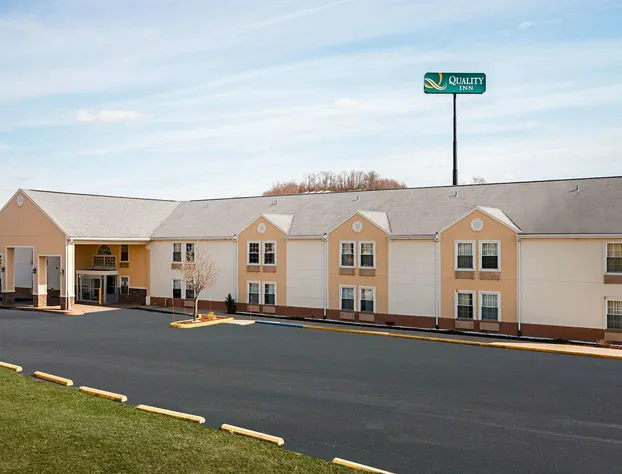 Quality Inn Fairmont hotel detail image 1