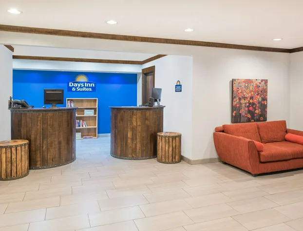 Days Inn by Wyndham Osage Beach Lake of the Ozarks hotel detail image 1