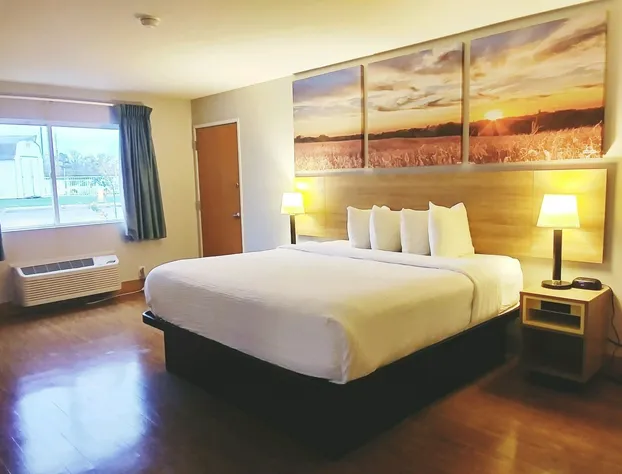 Days Inn by Wyndham Osage Beach Lake of the Ozarks hotel detail image 4