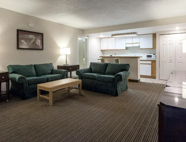 Red Roof Inn & Suites DeKalb hotel detail image 4