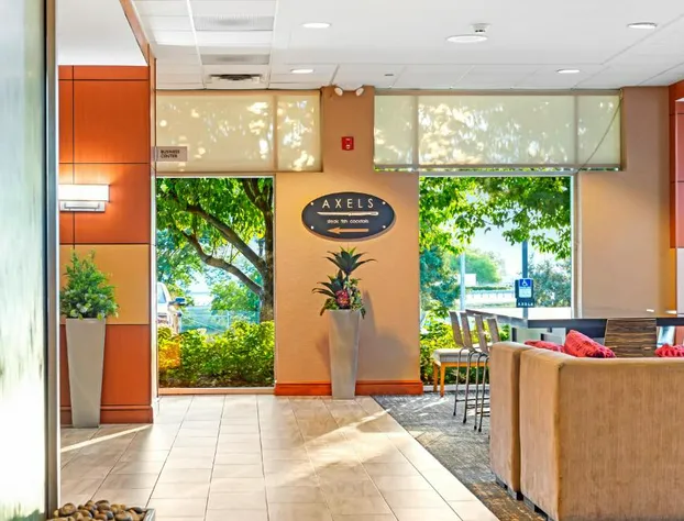 DoubleTree by Hilton Roseville Minneapolis hotel detail image 1