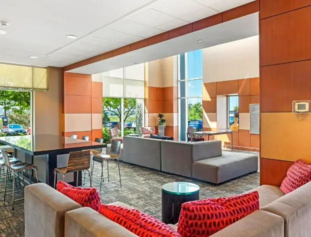 DoubleTree by Hilton Roseville Minneapolis hotel detail image 2