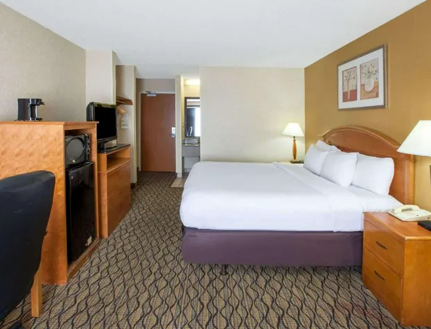 Baymont by Wyndham Canton hotel detail image 4