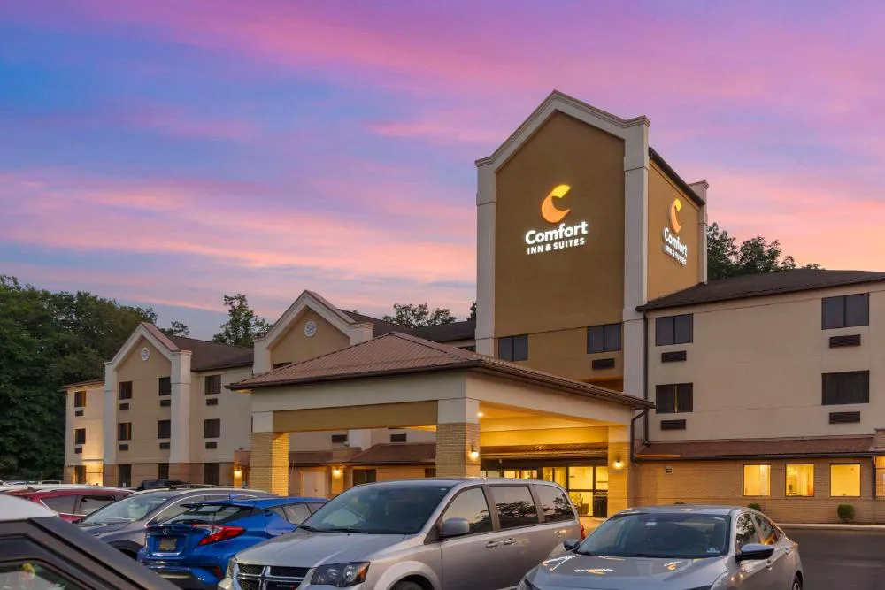 Comfort Inn & Suites LaVale - Cumberland hotel hero