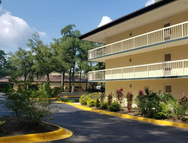 Simple Rewards Inn hotel detail image 4