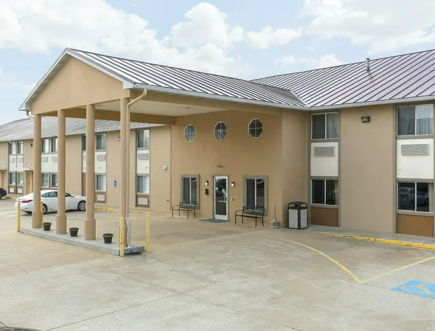 Baymont by Wyndham Bowling Green hotel detail image 1