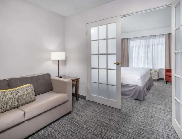 Country Inn & Suites by Radisson, Maumee - Toledo hotel detail image 4