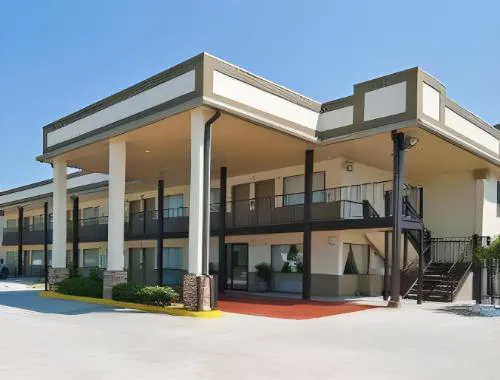 Days Inn by Wyndham Gonzales hotel detail image 1