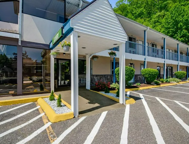 Americas Best Value Inn Torrington CT hotel detail image 1