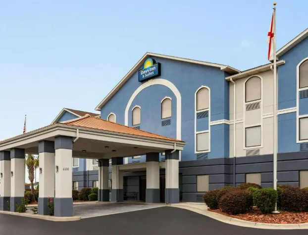 Days Inn & Suites by Wyndham Prattville-Montgomery hotel detail image 1