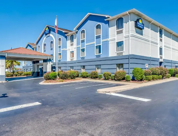 Days Inn & Suites by Wyndham Prattville-Montgomery hotel detail image 1