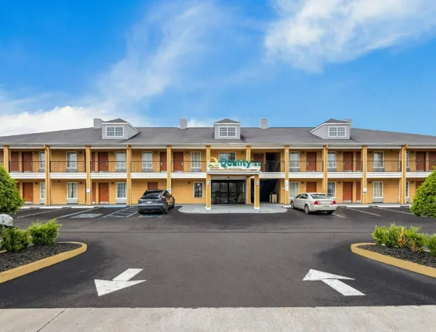 Quality Inn Decatur River City hotel detail image 1