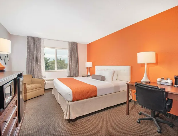 Howard Johnson Hotel & Suites by Wyndham Oacoma hotel detail image 2