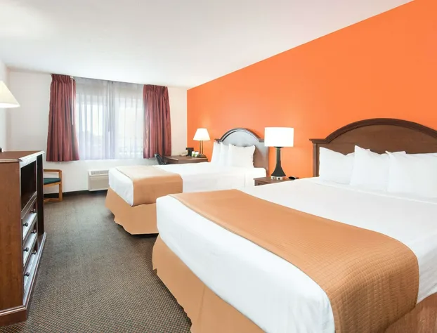 Howard Johnson Hotel & Suites by Wyndham Oacoma hotel detail image 3