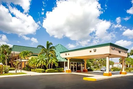 Super 8 by Wyndham North Palm Beach hotel hero