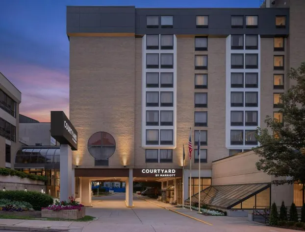 Courtyard by Marriott Pittsburgh University Center hotel detail image 1