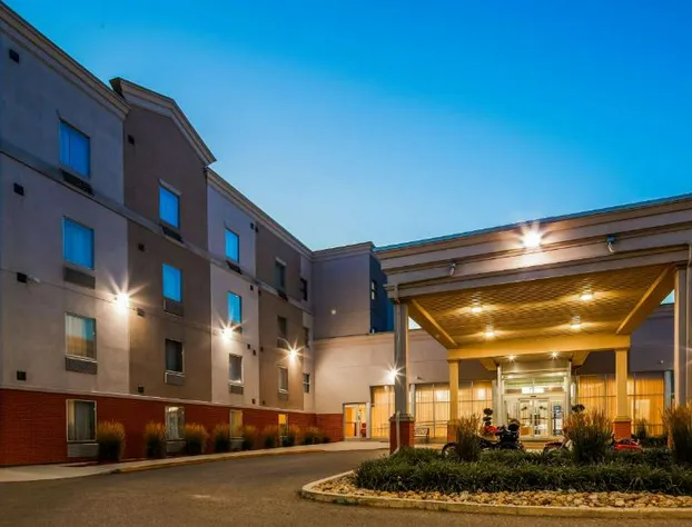 Best Western Plus Bowmanville hotel detail image 1