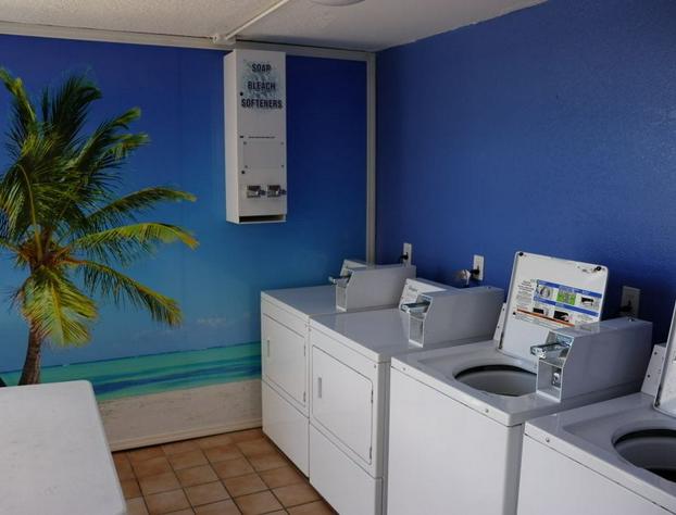 Island Inn Beach Resort hotel detail image 2