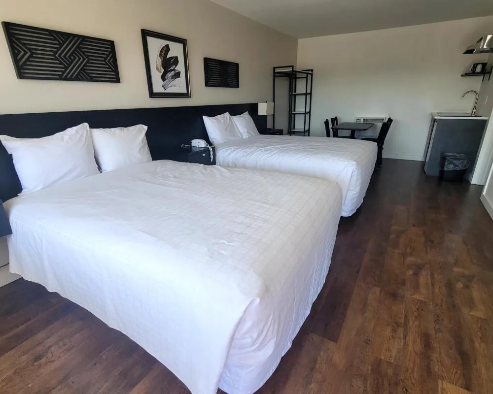 Richland Inn and Suites hotel hero