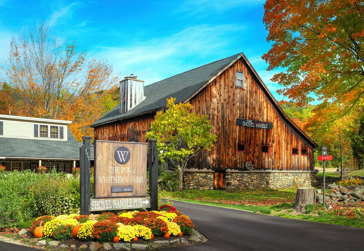 Whitneys Inn at Black Mountain hotel hero