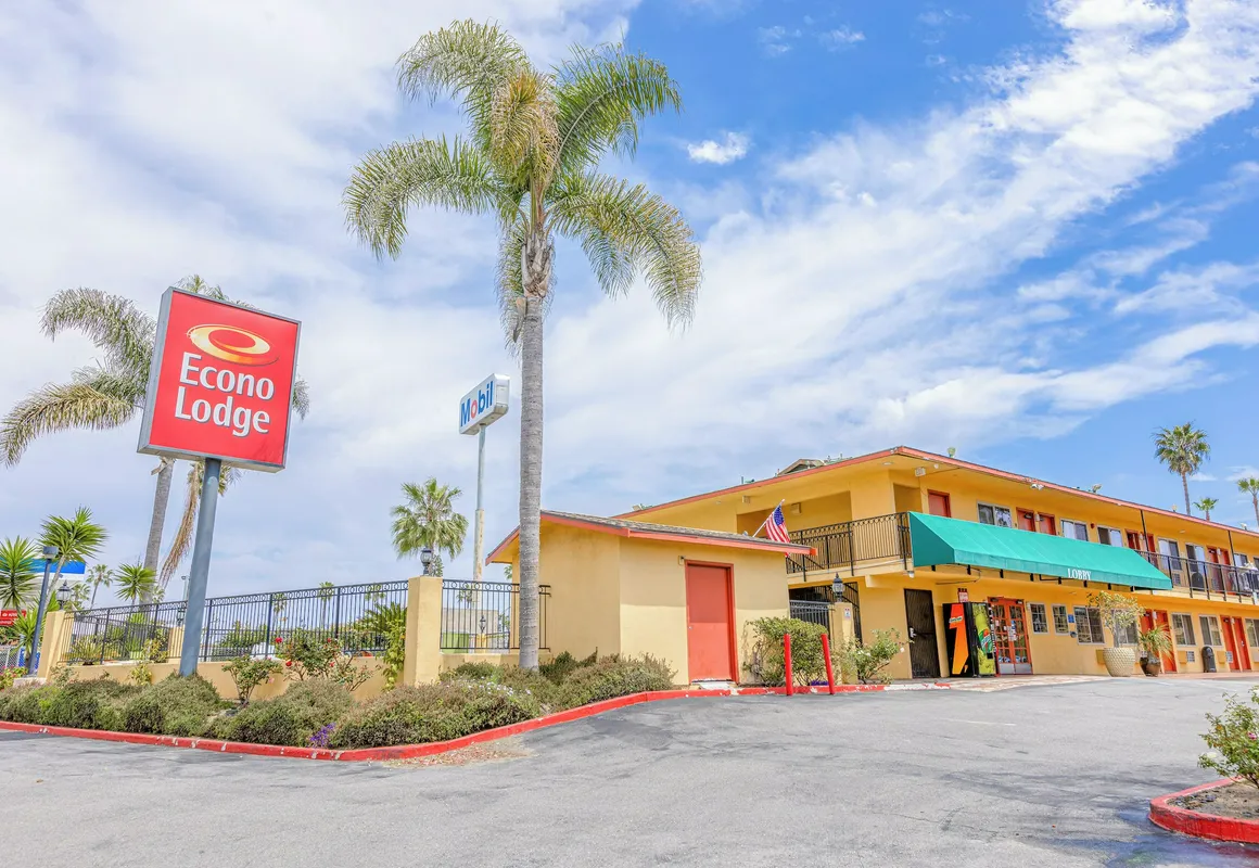 Hotel Avenida - Oceanside Camp Pendleton hotel hero