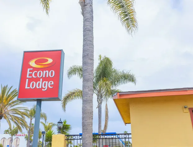 Hotel Avenida - Oceanside Camp Pendleton hotel detail image 2