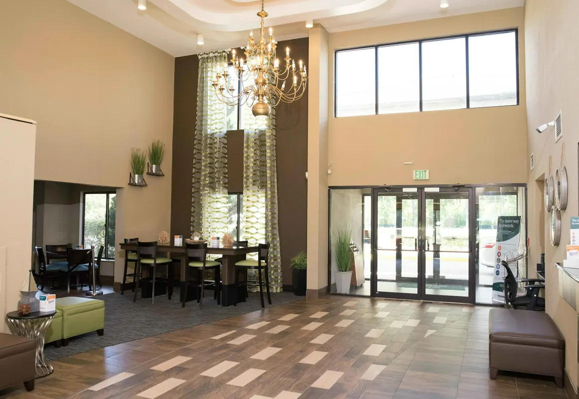 Quality Inn & Suites hotel hero