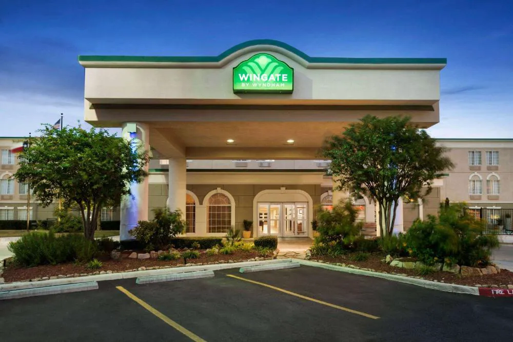 Wingate by Wyndham San Marcos hotel hero